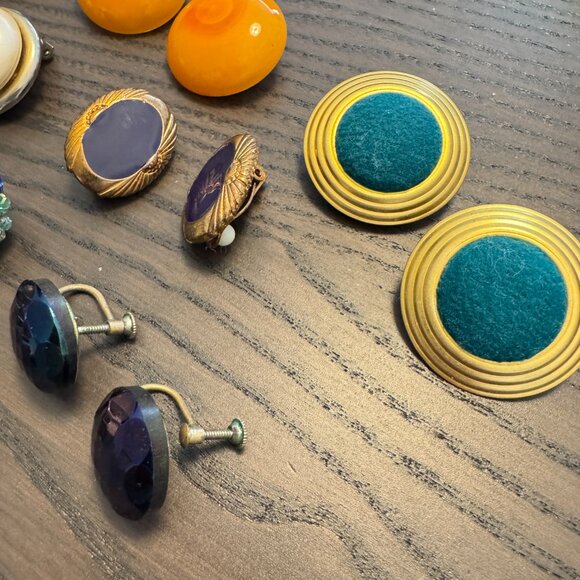 LOT 9 Pairs Vintage Earrings Clip ons, Screw Back, Pierced, Beads, Multicolour - Picture 2 of 7